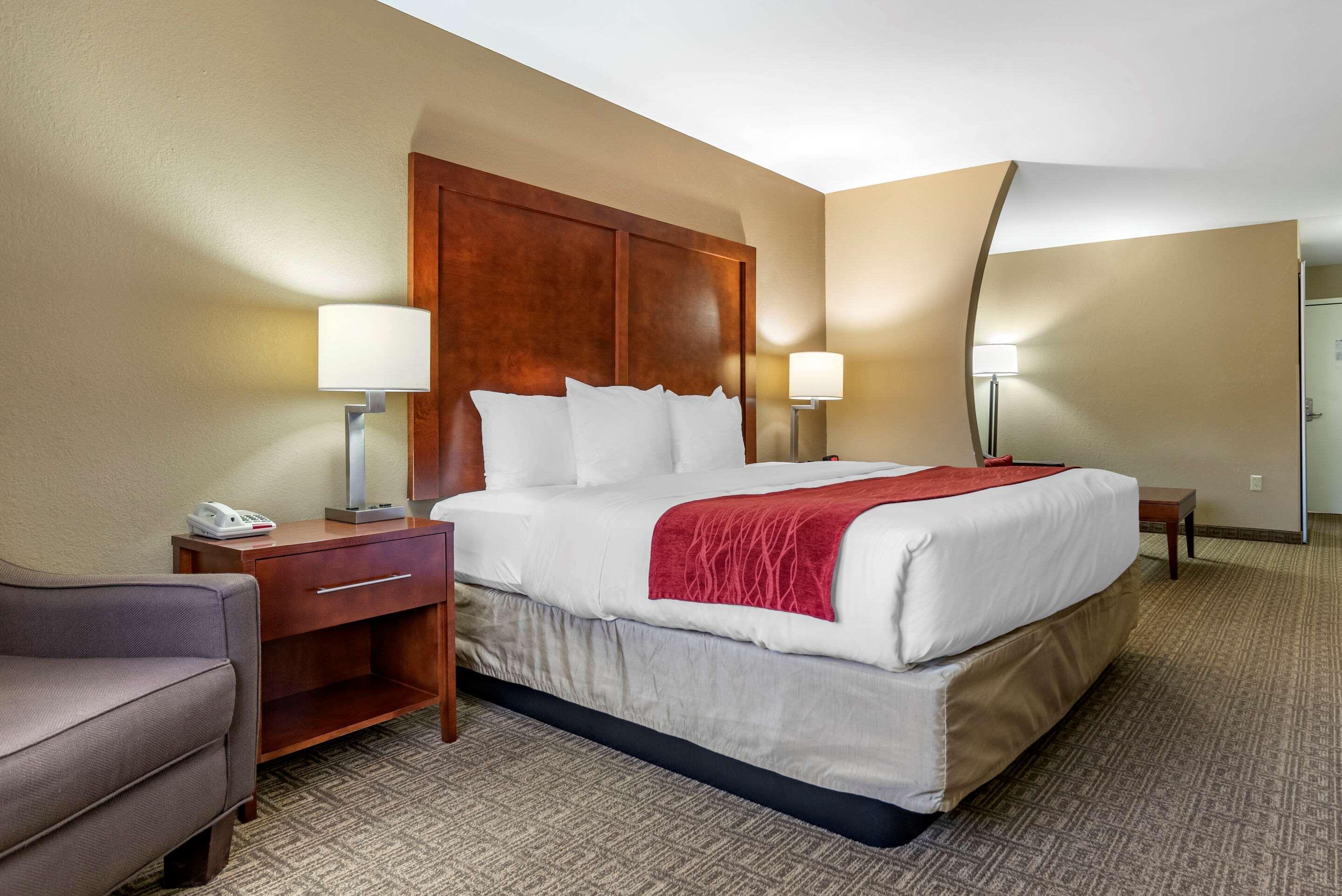 Comfort Inn & Suites Leeds I-20 Экстерьер фото