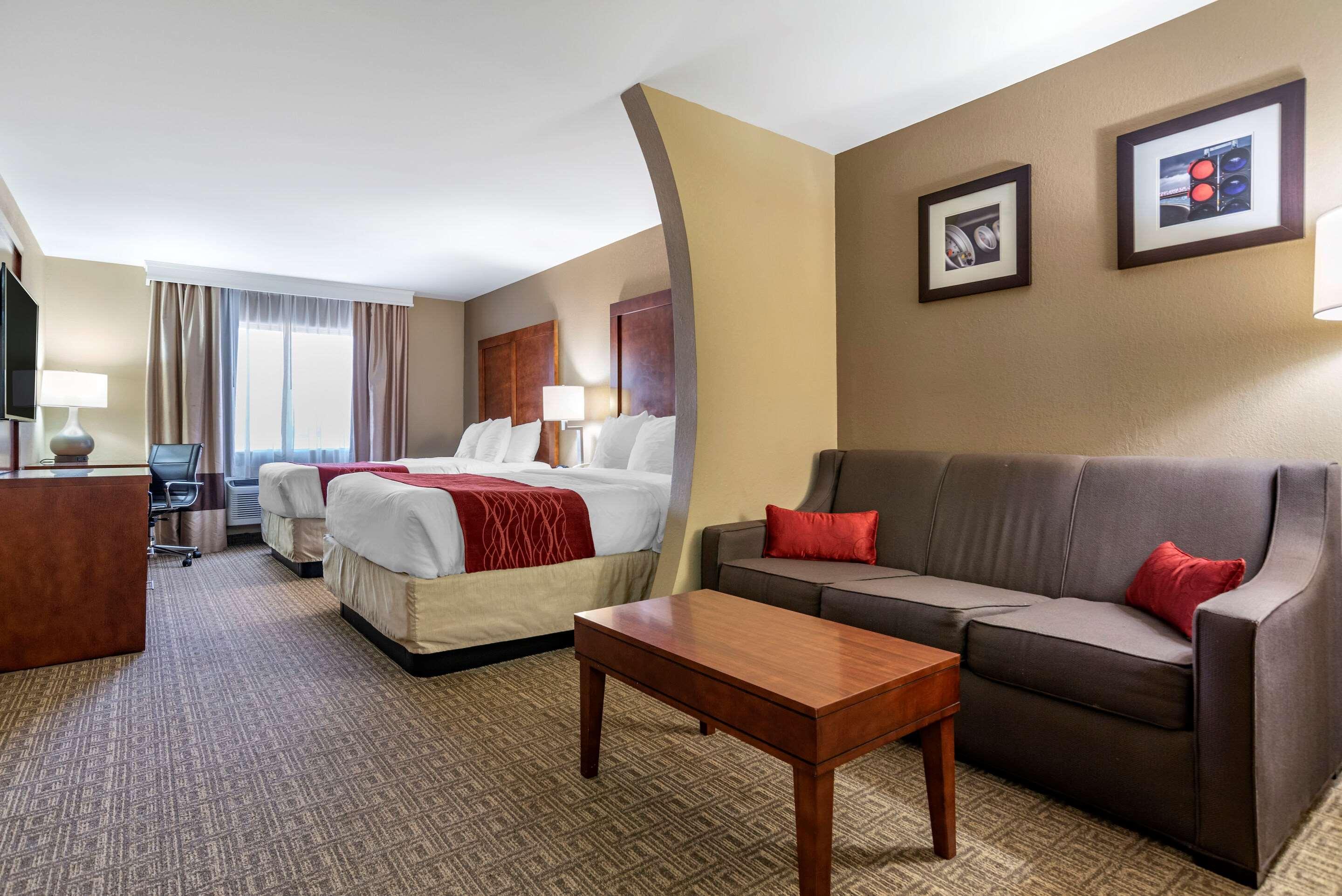 Comfort Inn & Suites Leeds I-20 Экстерьер фото