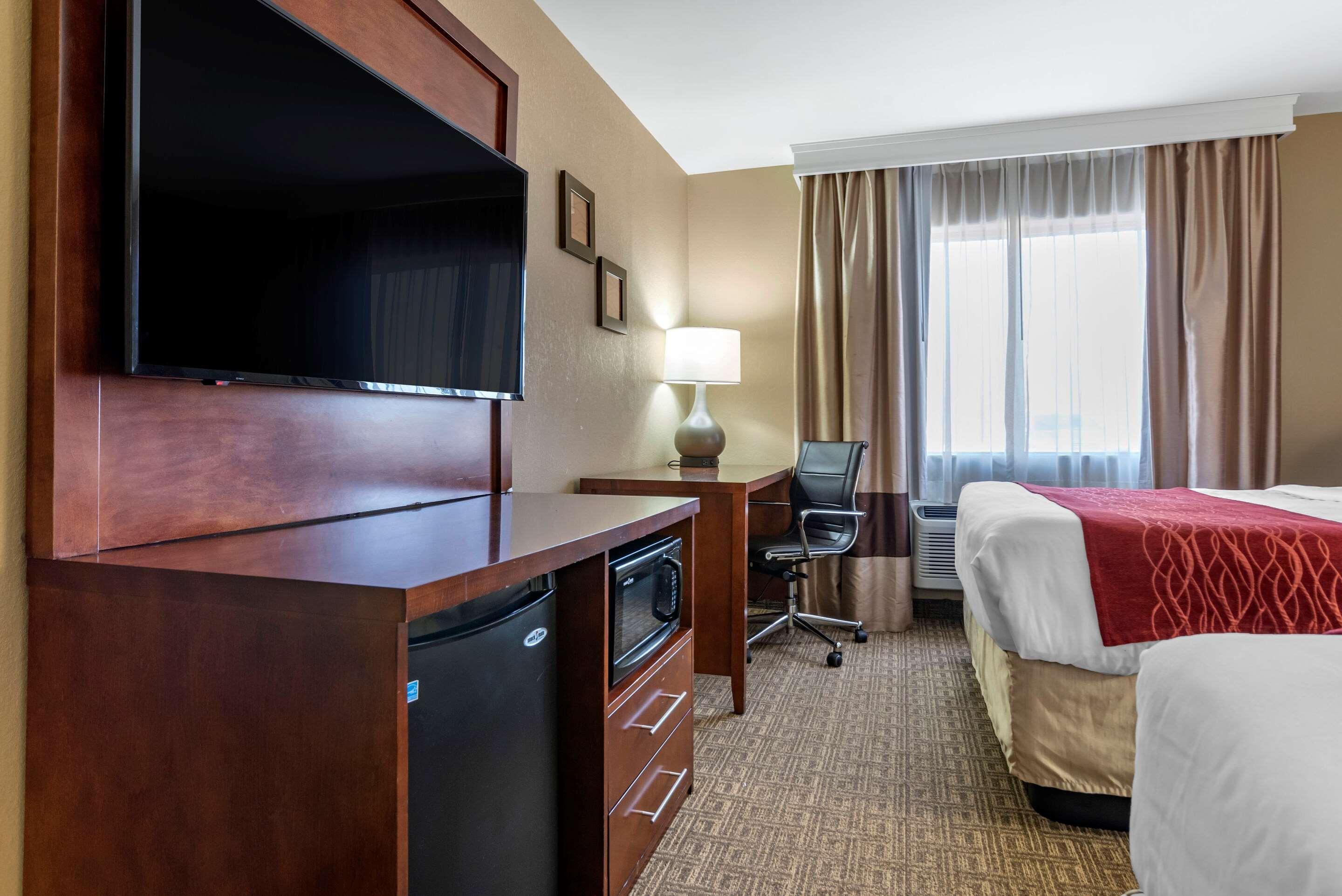 Comfort Inn & Suites Leeds I-20 Экстерьер фото