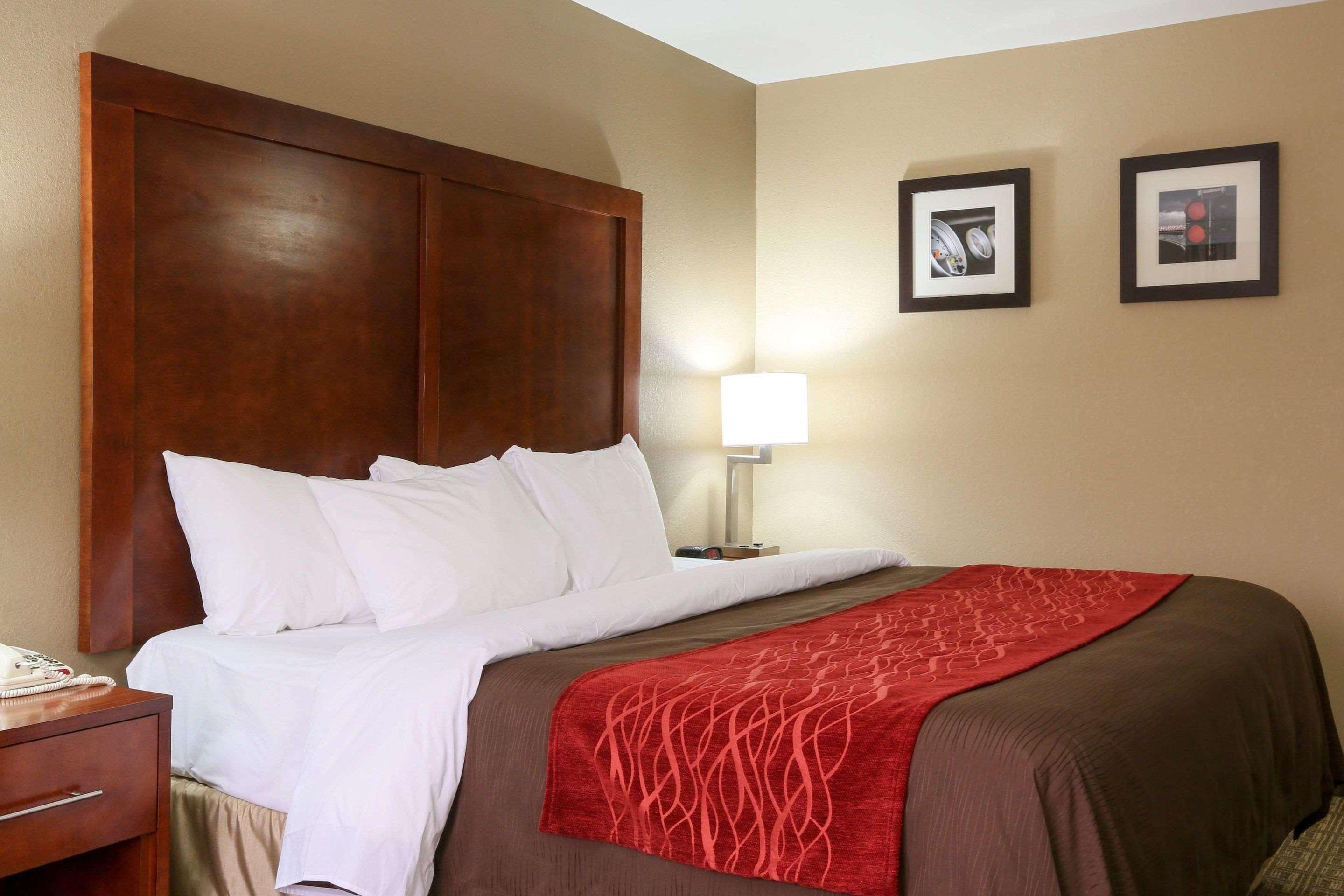 Comfort Inn & Suites Leeds I-20 Экстерьер фото