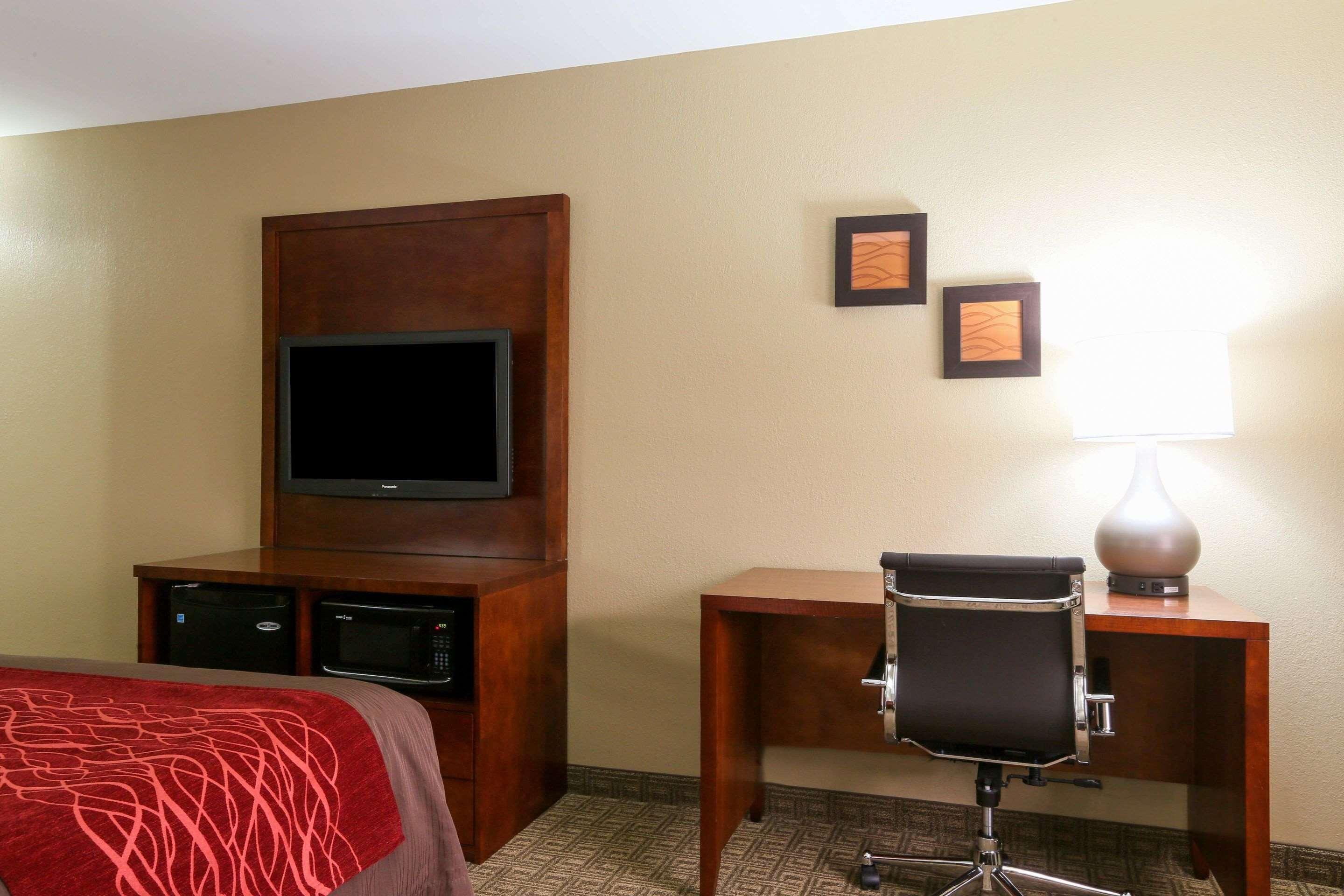 Comfort Inn & Suites Leeds I-20 Экстерьер фото