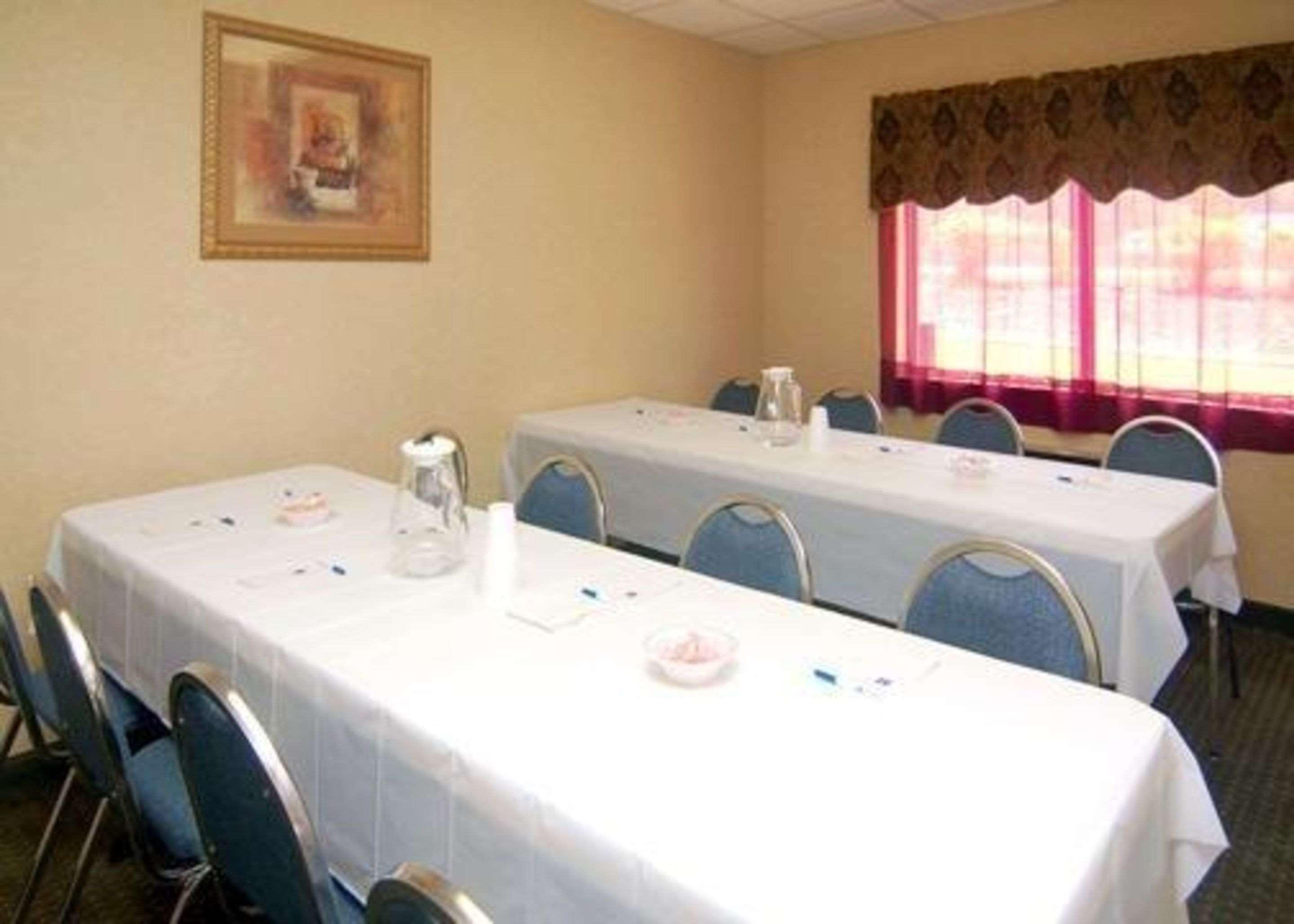 Comfort Inn & Suites Leeds I-20 Экстерьер фото