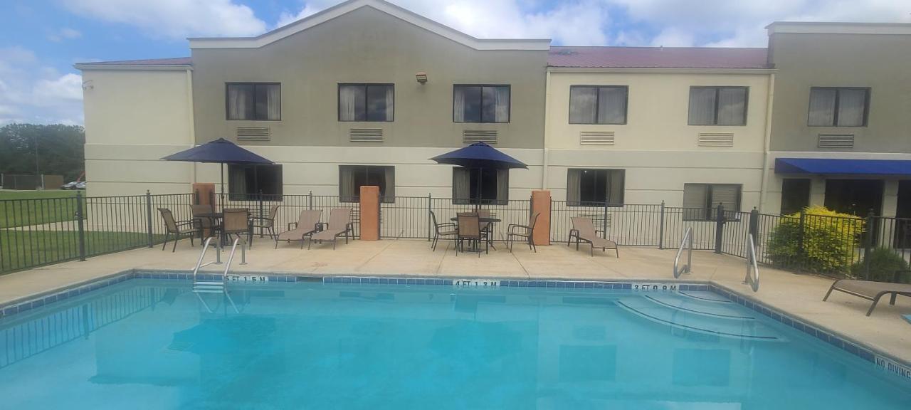 Comfort Inn & Suites Leeds I-20 Экстерьер фото